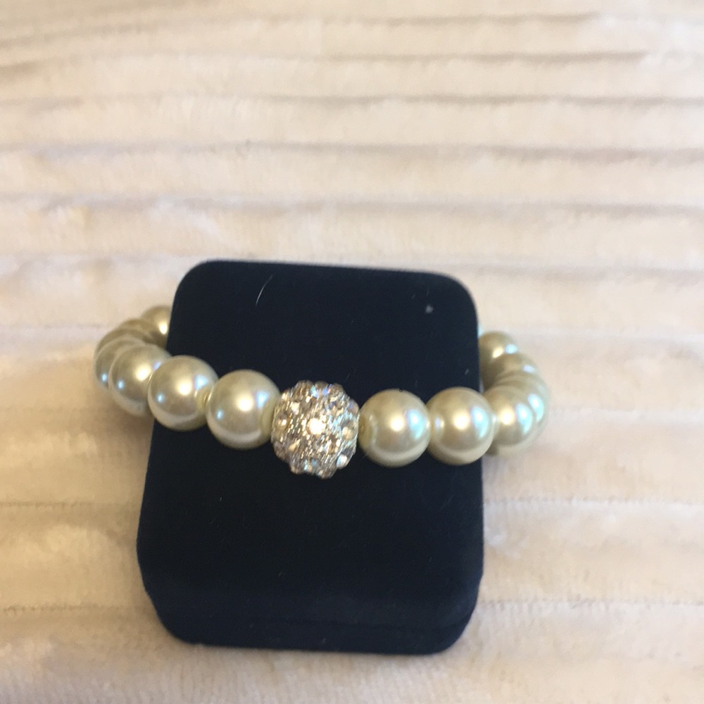 Faix pearl/Rhinestone stretch bracelet